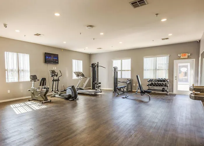 Pool & Gym Access For 2 Apartment