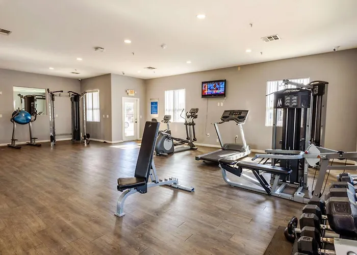 Apartment Pool & Gym Access For 2 Tolleson