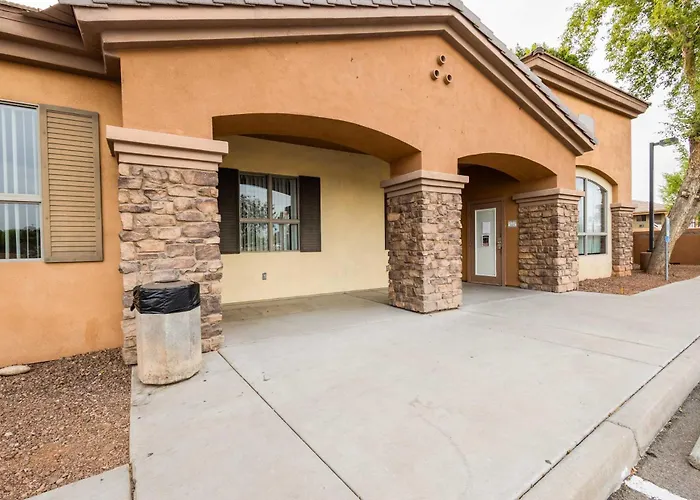 Apartment Pool & Gym Access For 2 Tolleson